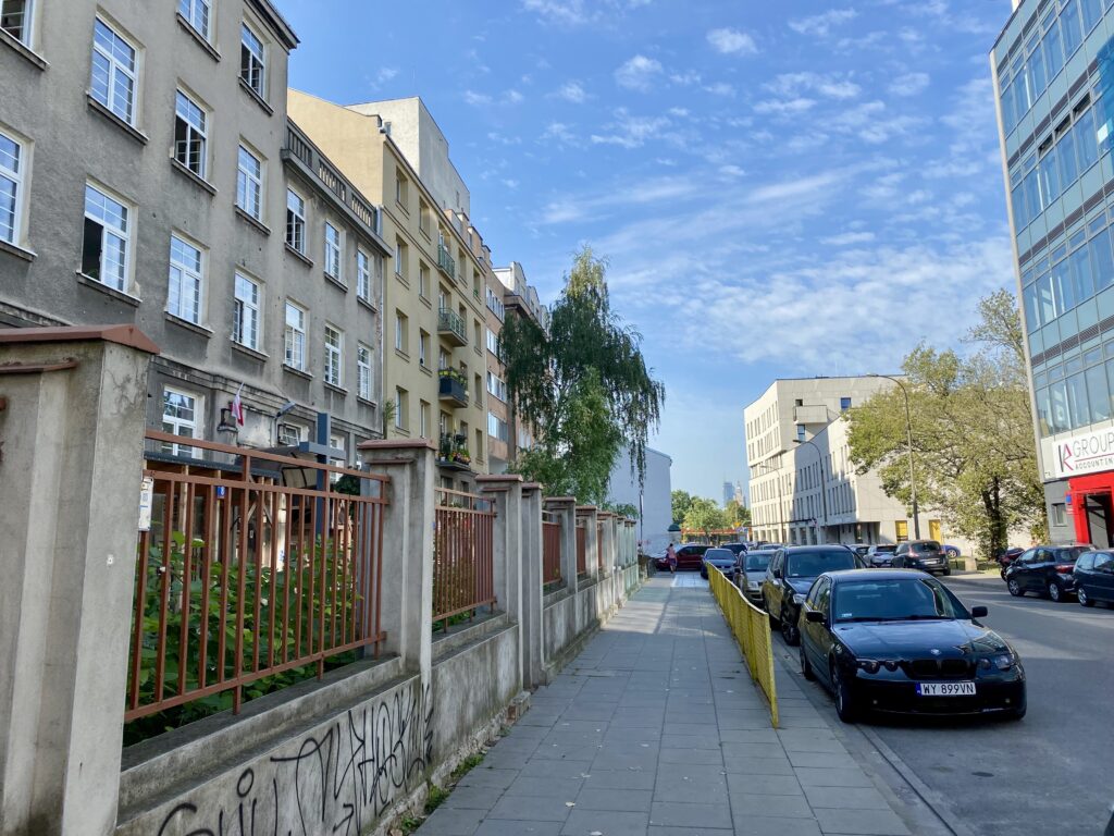 Ulica przed szkołą