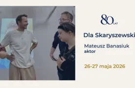 Mateusz Banasiuk z uczniami 