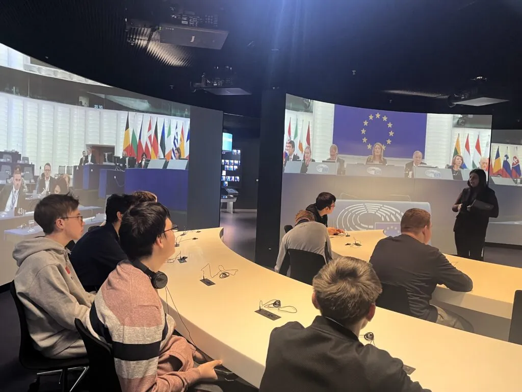 Uczniowie w parlamencie europejskim