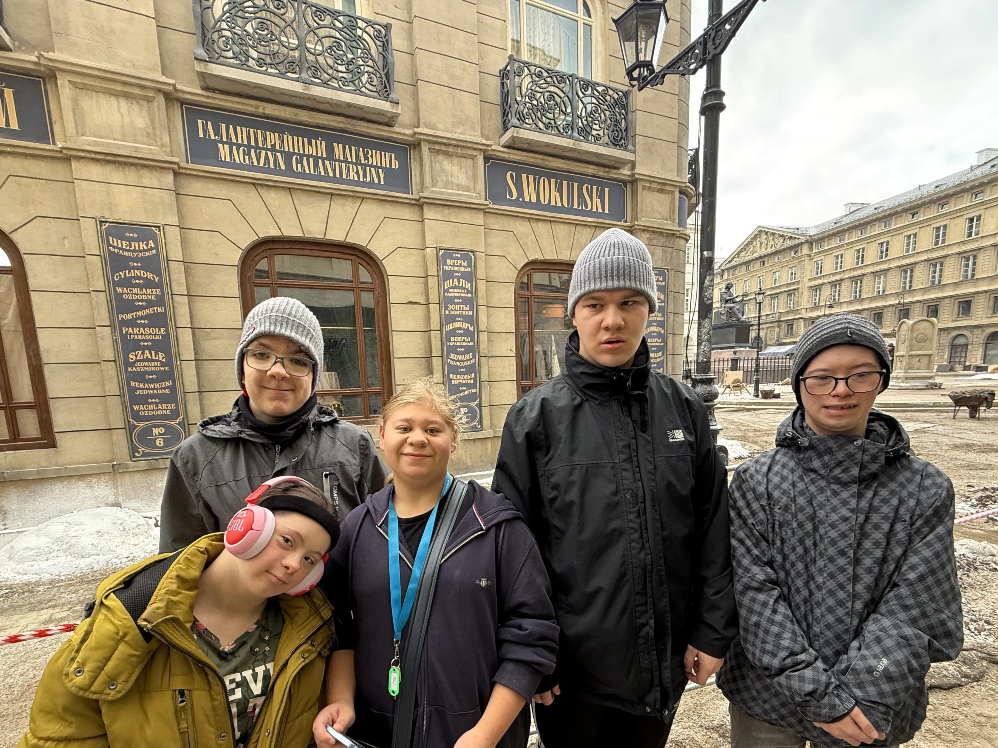 Na planie filmowym "Lalki"