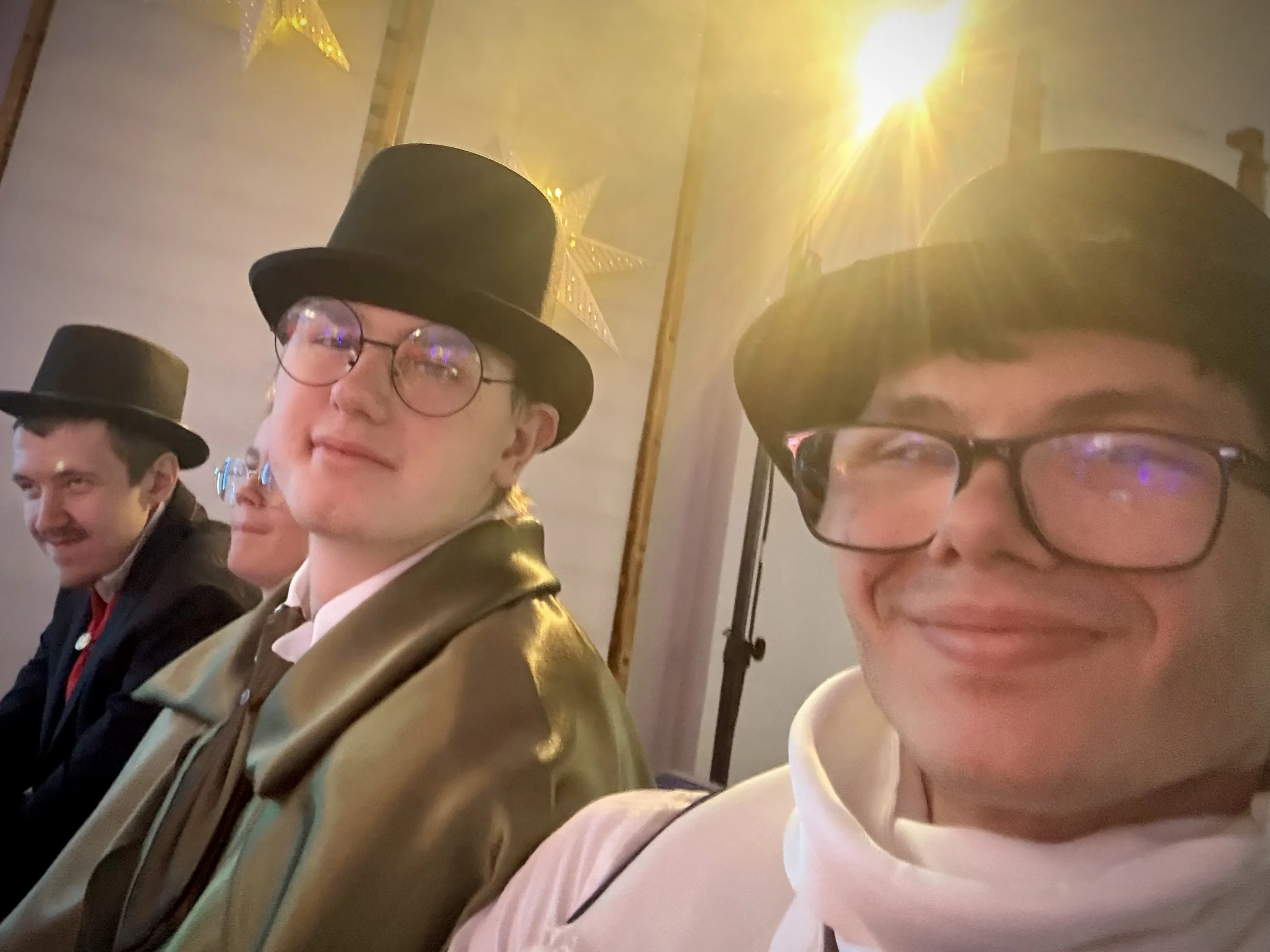 „Dziewczynka z zapałkami” na scenie i za kulisami