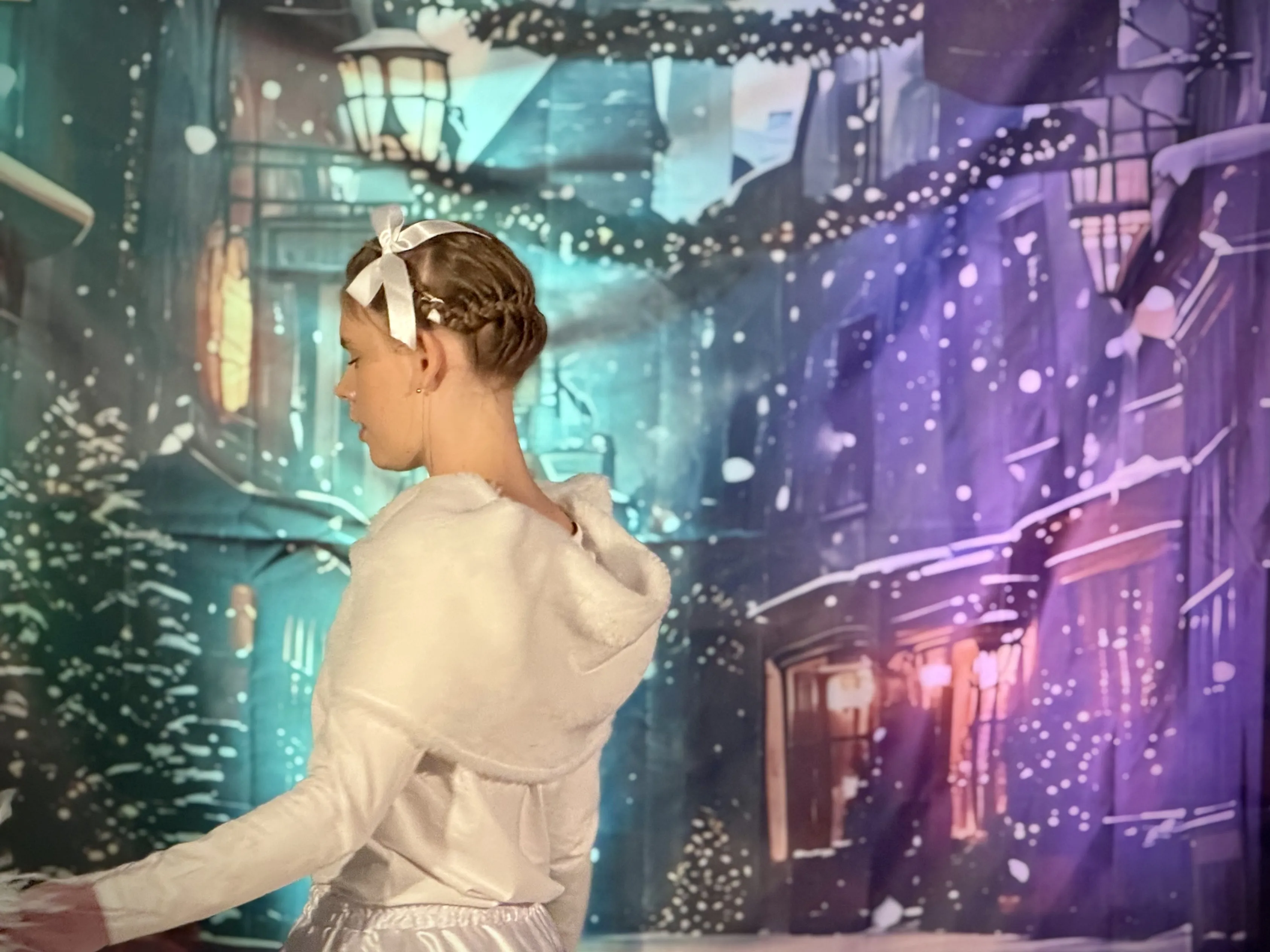 „Dziewczynka z zapałkami” na scenie i za kulisami