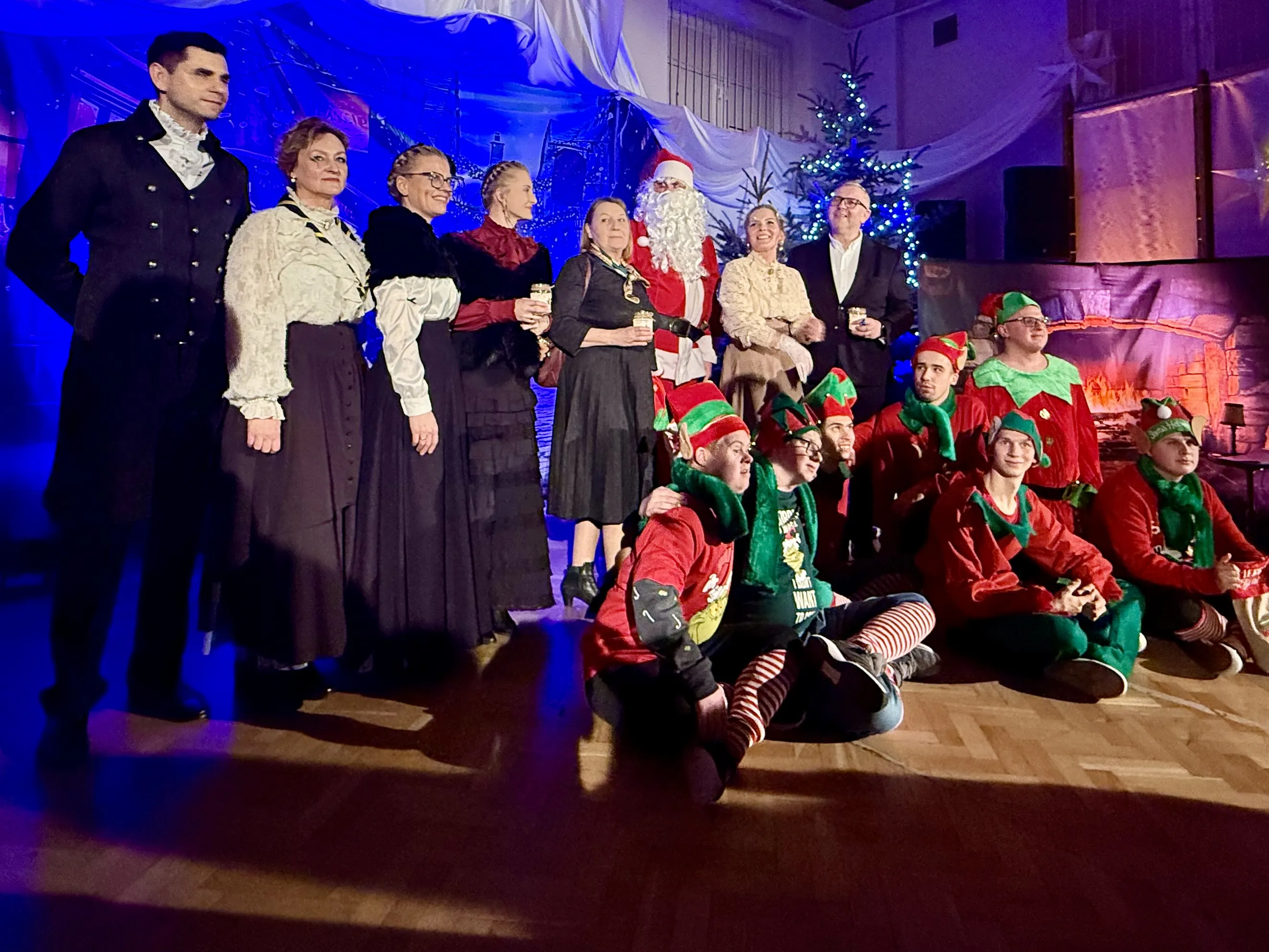 „Dziewczynka z zapałkami” na scenie i za kulisami