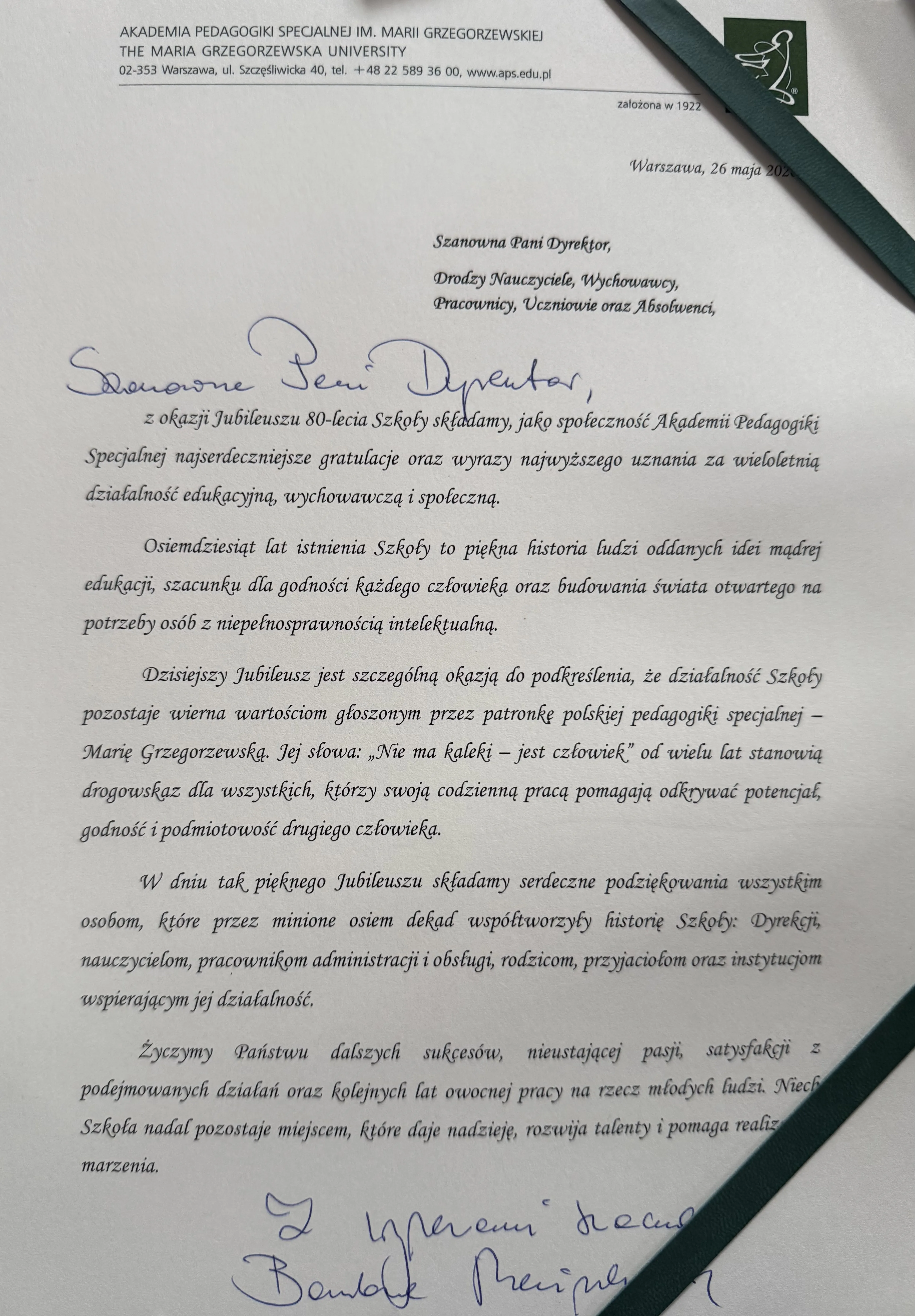 Życzenia, odznaczenia i wyróżnienia dla szkoły