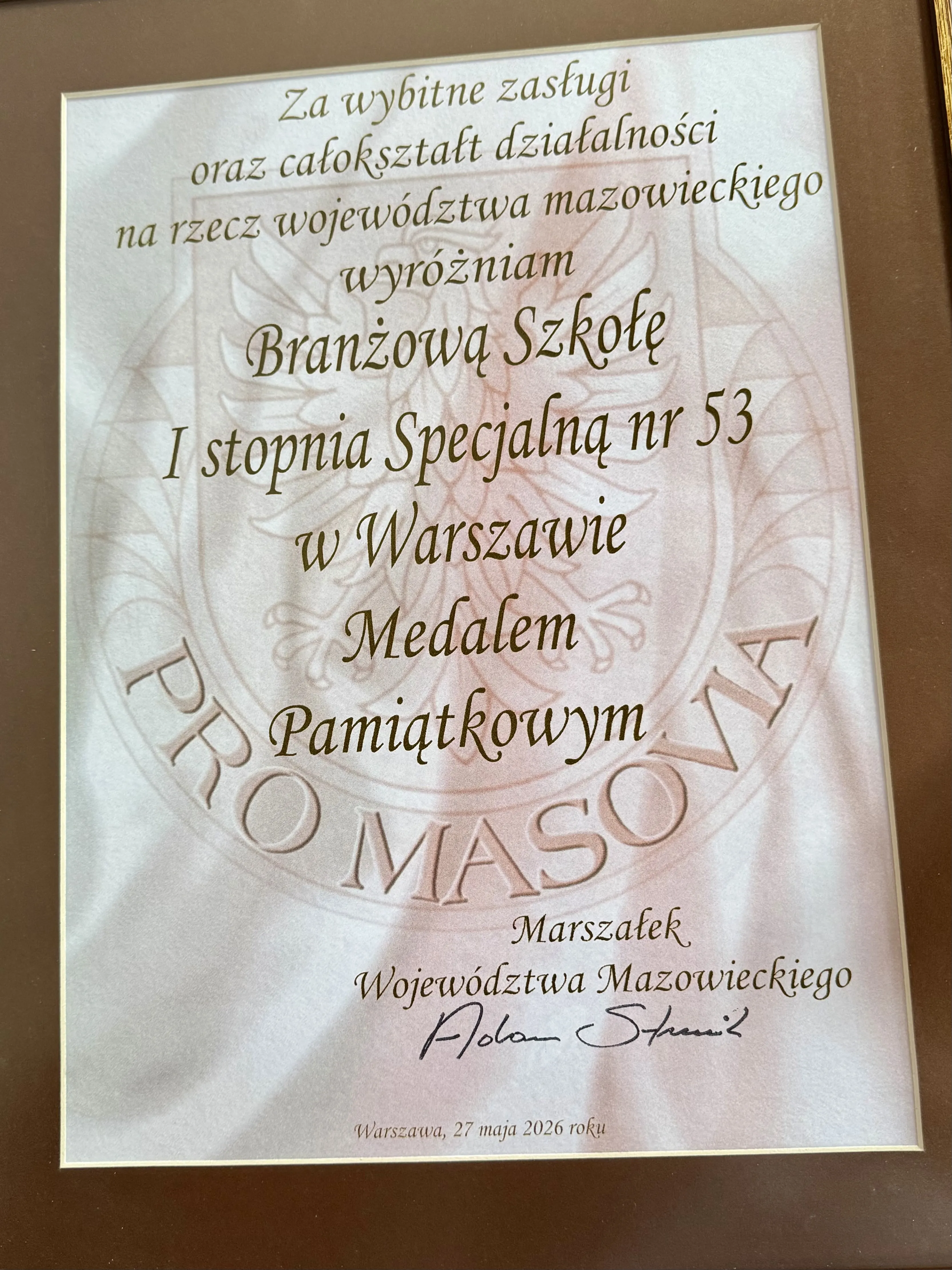Życzenia, odznaczenia i wyróżnienia dla szkoły
